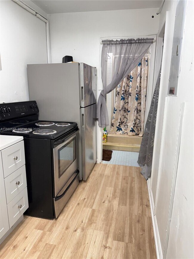 Photo - 6840 Martin Rd