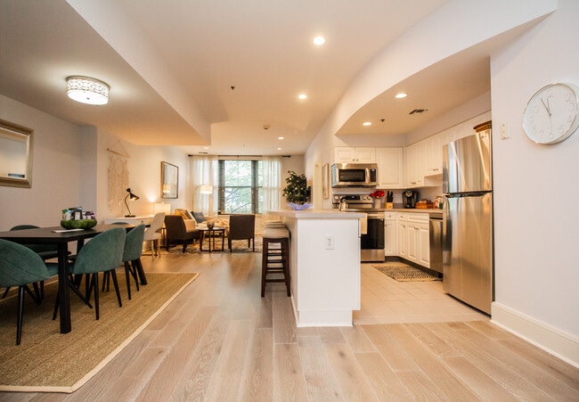 Photo - 1387 Washington St Unidad 203