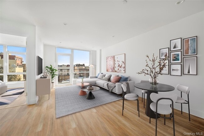 Building Photo - 28-15 35th St Unit 6B