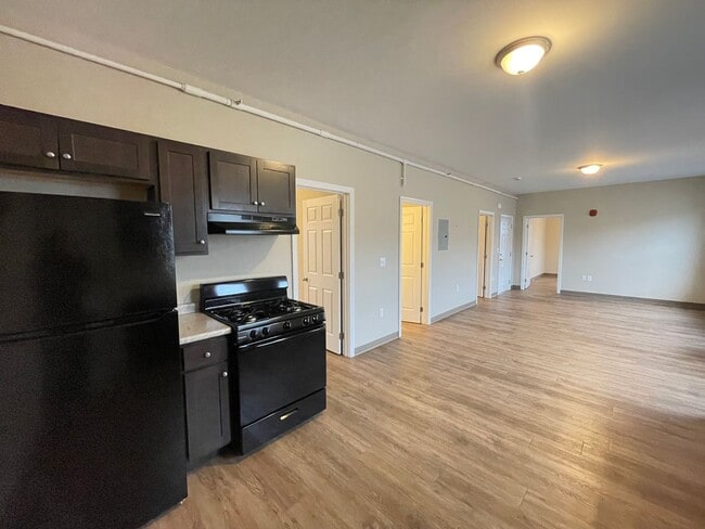 Photo - 463 Beech St Unit 3