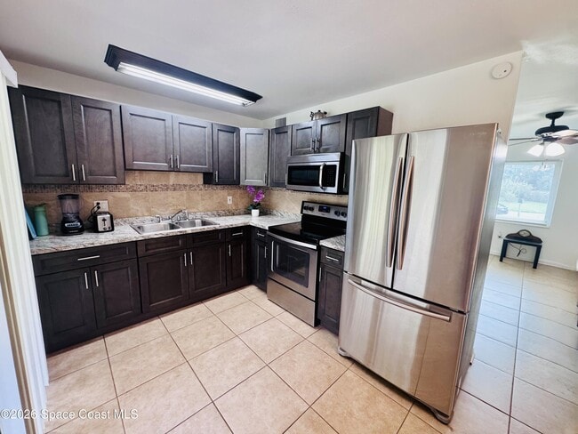 Photo - 1812 Oakwood Dr