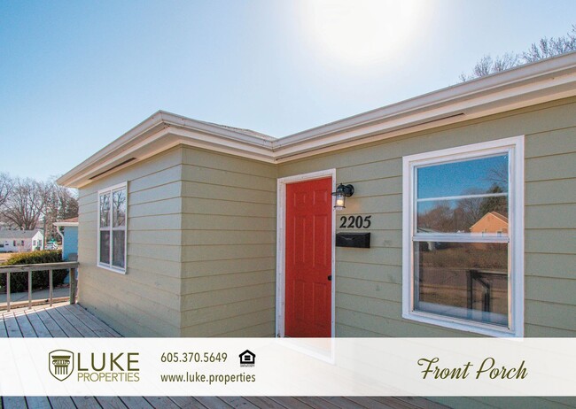 Photo - 2205 E 7th St