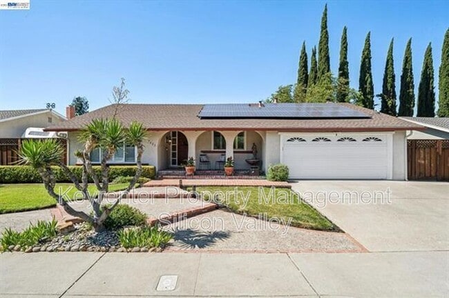 Building Photo - 7403 Hillsdale Dr