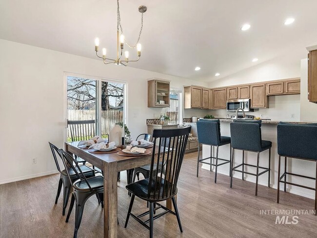 Photo - 238 S Neskowin Way