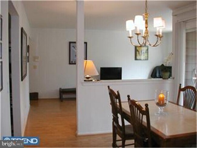 Photo - 2217 Sayre Dr