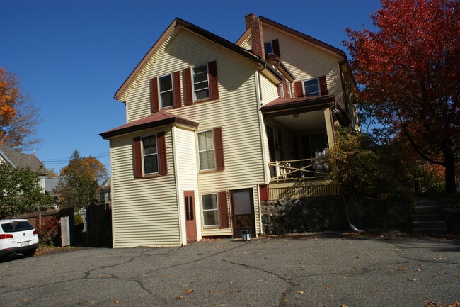 Building Photo - 166 High St Unit 2