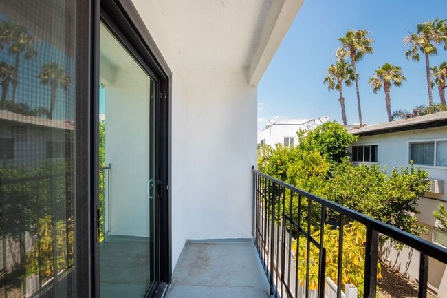 Photo - 1016 N Curson Ave