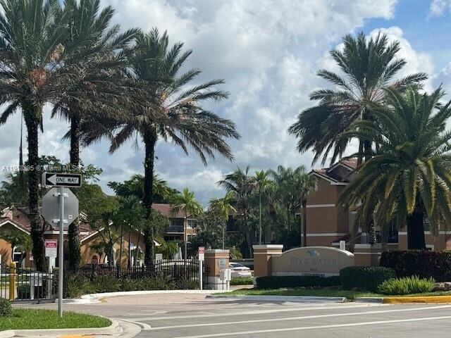 Photo - 8801 Wiles Rd