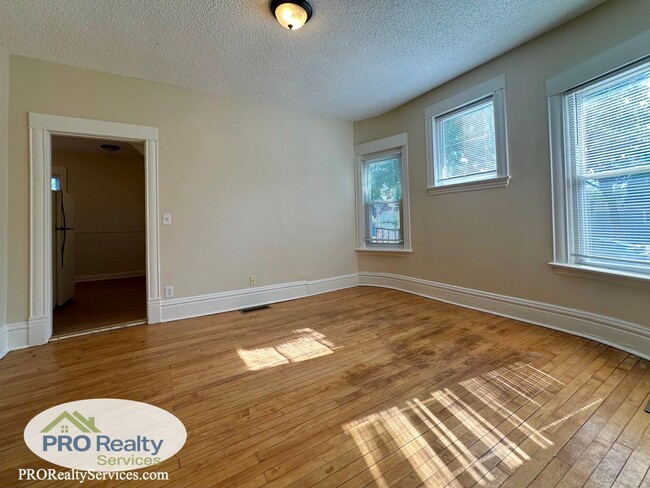 Photo - 3245 Cedar Ave S