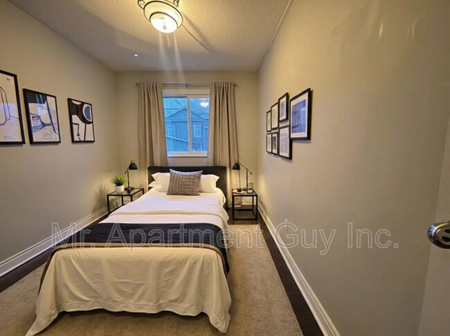 Photo - 30 William St Unit Main Suite