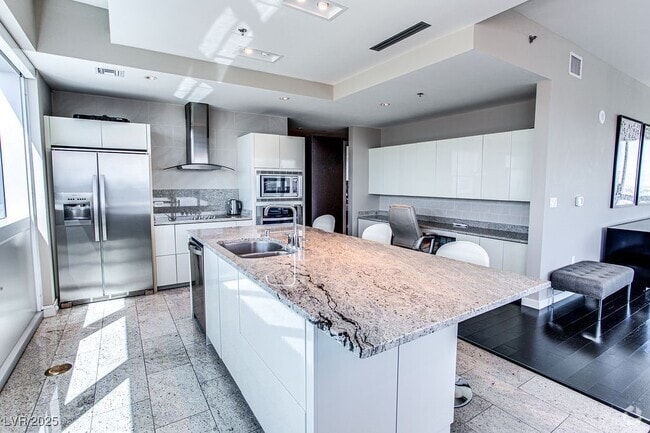Building Photo - 4471 Dean Martin Dr Unit 3710 Rental