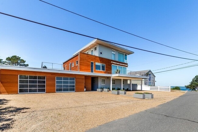 Photo - 132 Wingaersheek Rd
