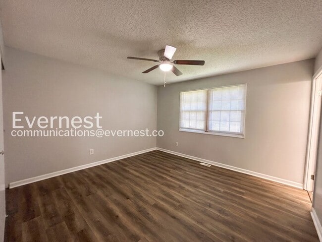 Photo - 15686 Ninety-Third Ave