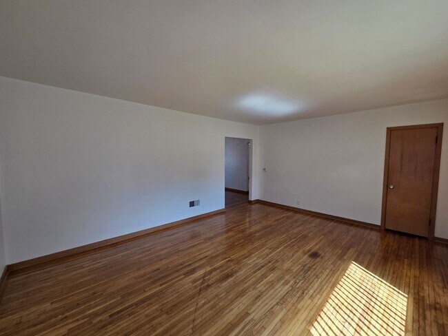 Photo - 4 Bedroom remodeled House Cedar Falls