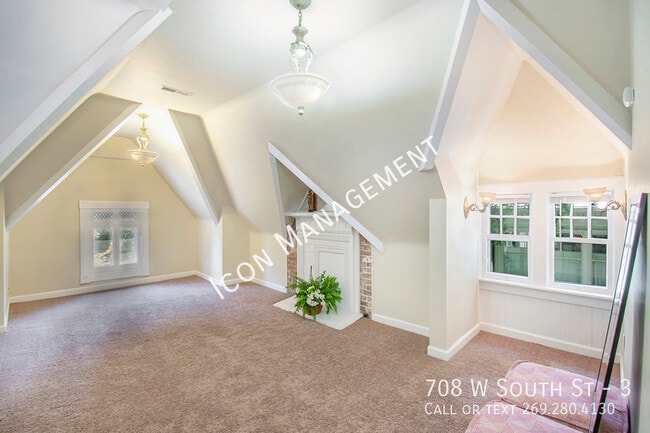 Photo - 708 W South St Unit 3