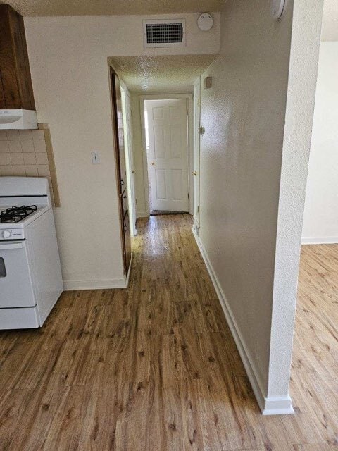 Photo - 1700-1704 Cameo St