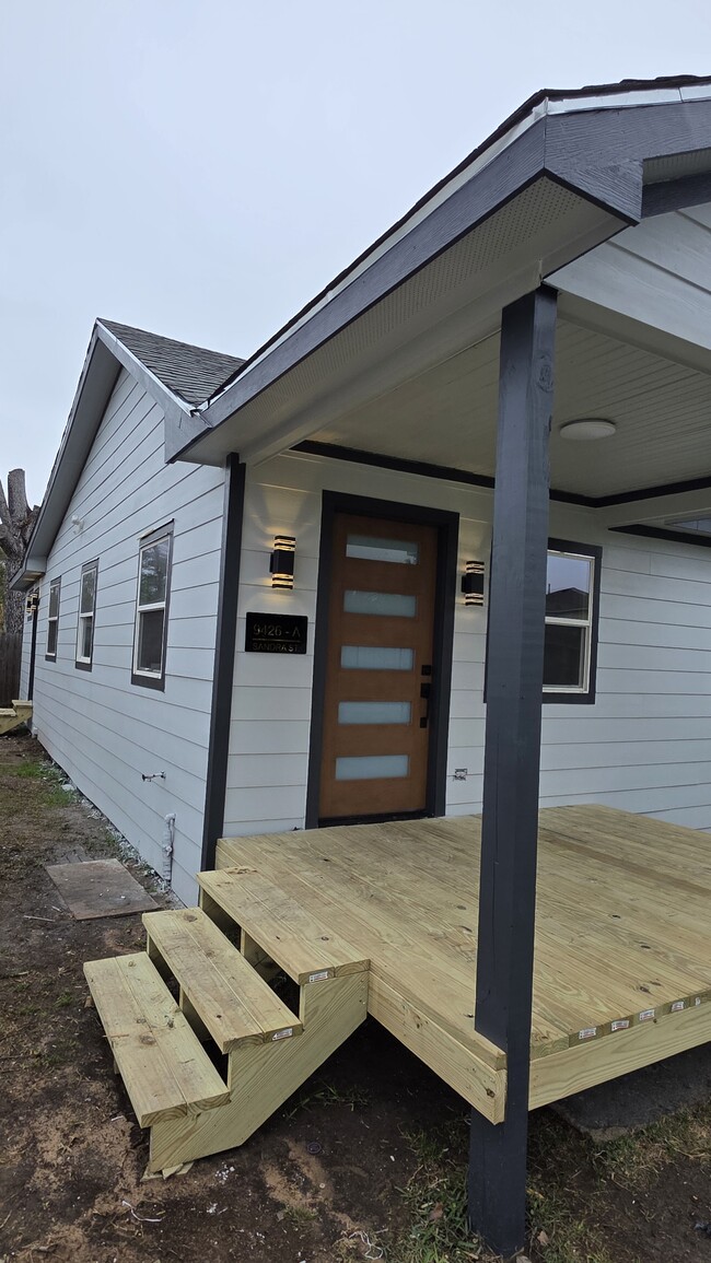 Photo - 9426 Sandra St