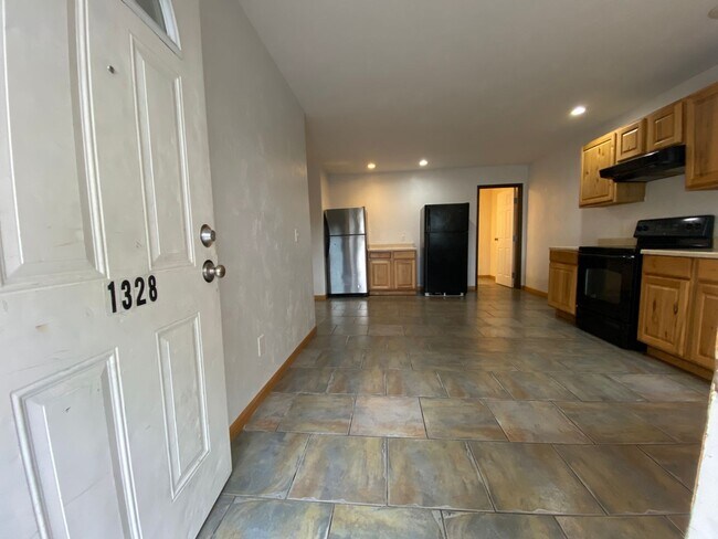 Photo - 1328-1330 Knollwood Unit 1328 Knollwood