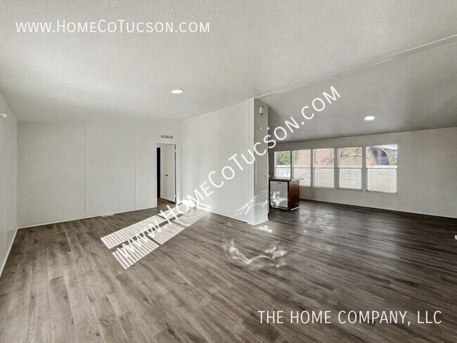 Photo - 5717 S Stewart Blvd