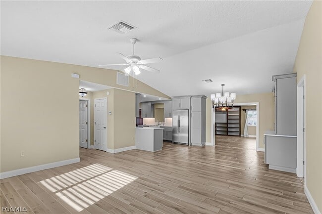 Photo - 985 Quail Run