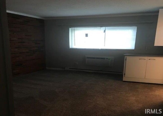 Photo - 305 N Dunn St