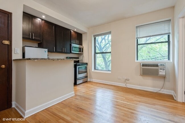 Photo - 1430 N Dearborn Pkwy Unit 302
