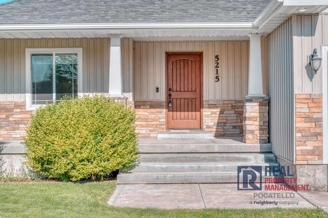 Photo - 5215 Kymball Ave