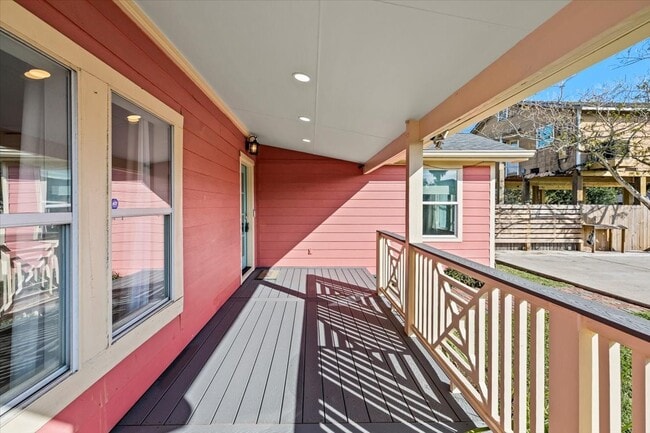 Photo - 5522 Avenue O 1/2