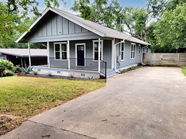 Photo - 5501 Downs Dr