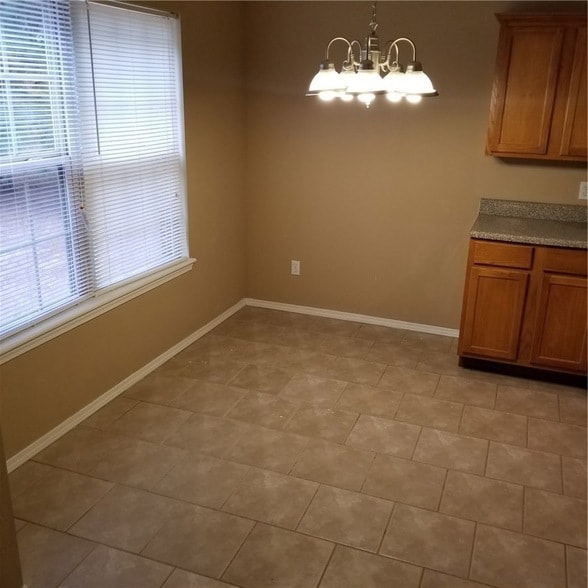 Photo - 2221 Skyler Dr