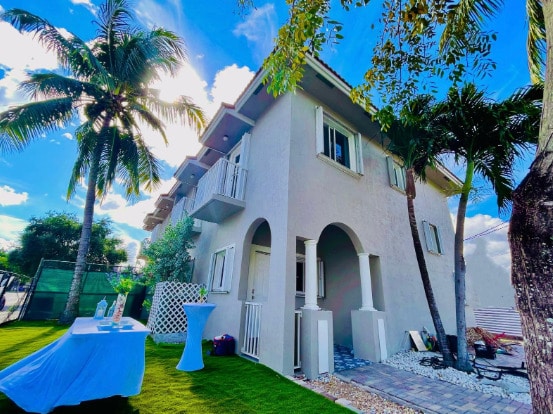 Building Photo - 1102 NW 26th St