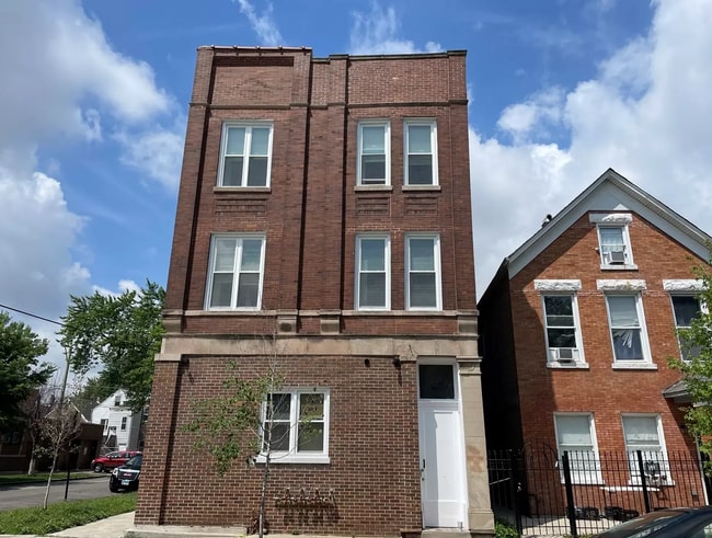 Building Photo - 2858 S St Louis Ave