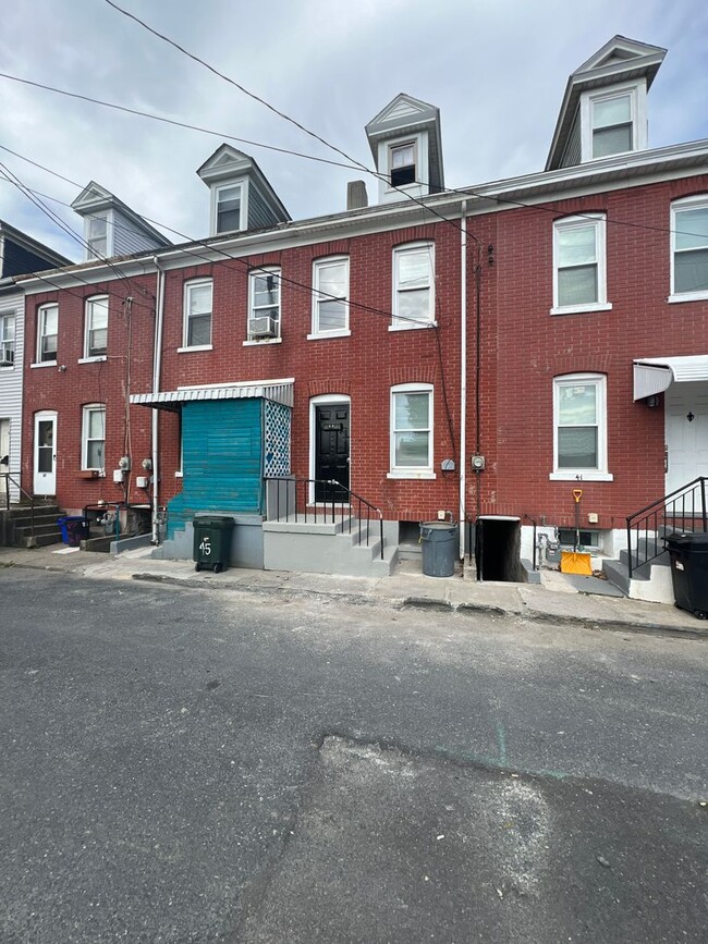 Photo - Beautifully remodeled 3 bedroom rental in Easton