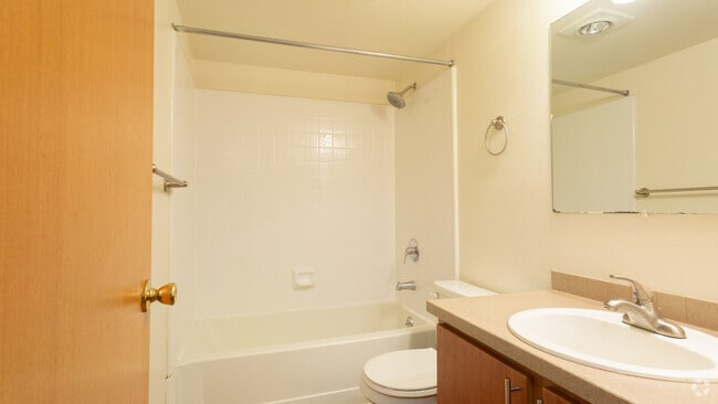 2HAB,2BA-934 ft² - ReNew Forest Creek