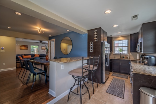 Photo - 10428 Exeter Rd