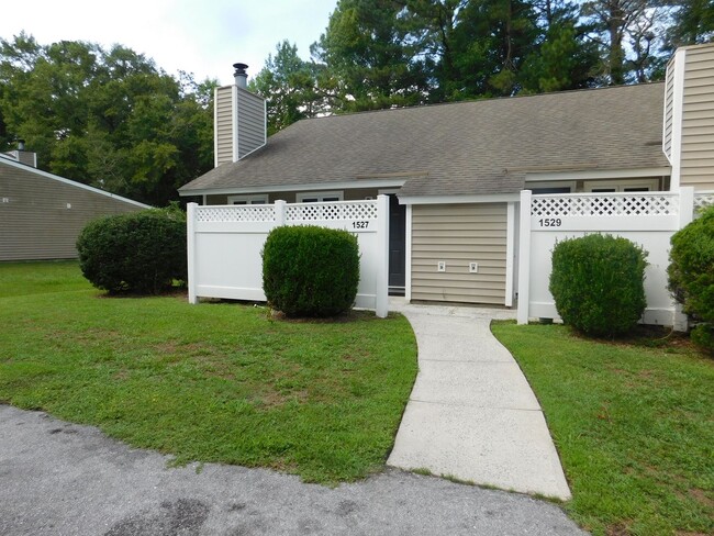 Photo - 1527 College Way House