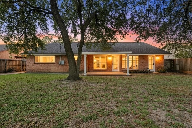Photo - 7015 Pella Dr