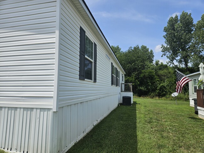 Photo - 89 Lynnwood Cir
