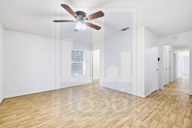 Photo - 609 Carlos G Parker Blvd NW