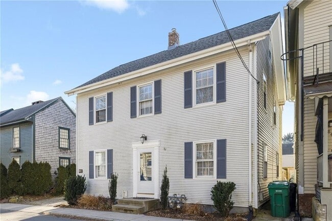 82 Burnside Ave Unit 2