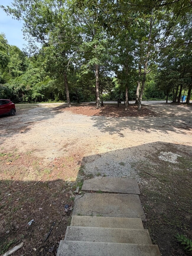 Photo - 116 Oakspring Ln