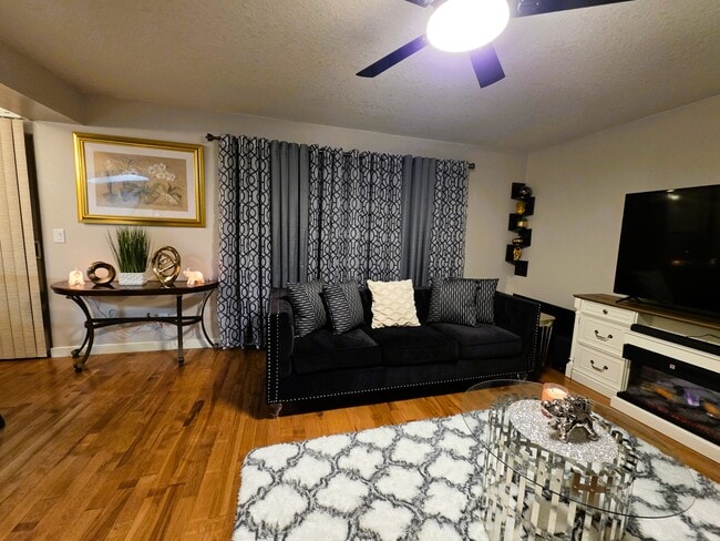 Living Room - 12504 SE Stark St Unit Andrea Terrace Condo