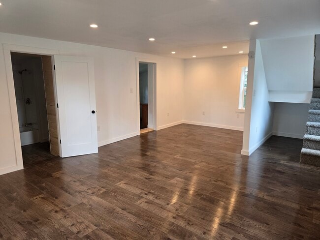 Building Photo - 129 N Jefferson St Rental