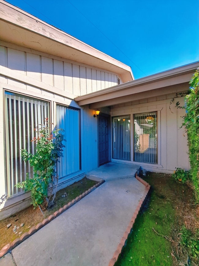 Photo - 4593 N Emerson Ave Unit 101