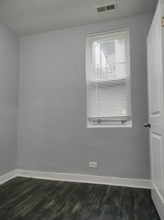 Photo - 4802 S Winchester Ave