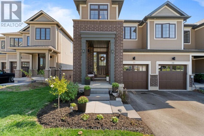 Photo - 690 Broadway