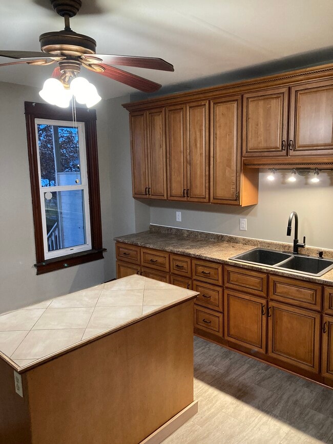 Photo - 93 E Main St