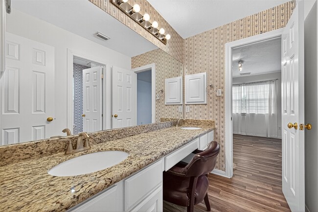 Photo - 14107 Glasgow Pl