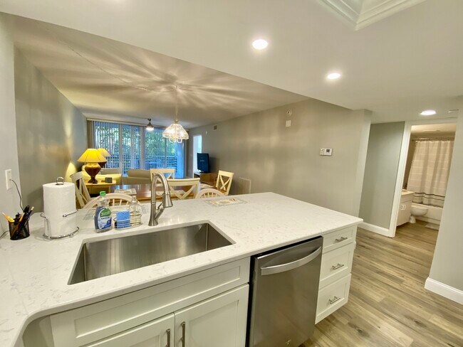Photo - 290 Naples Cove Dr