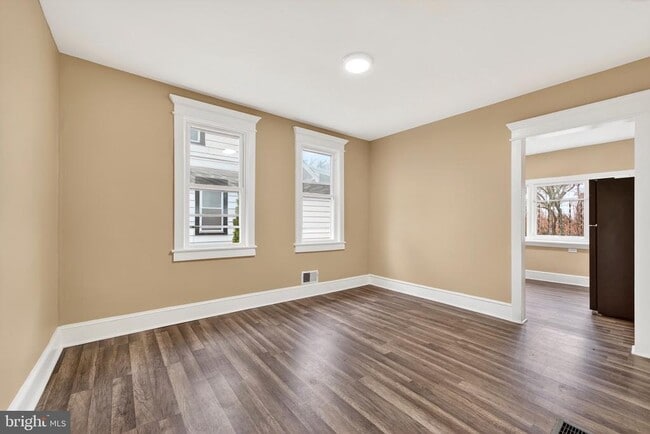 Photo - 541 Engard Ave